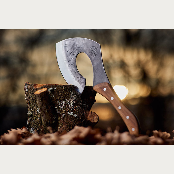 Discover our Unique Carbon Cooking Axe – Almazan Kitchen®