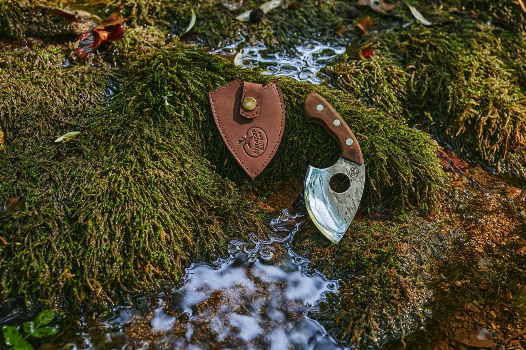 Protection with Style: Leather Sheath for Bushcraft Knife